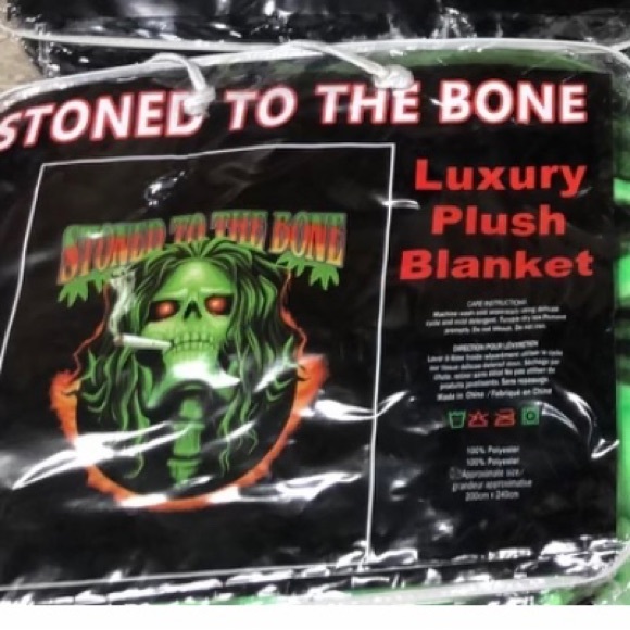 Blankets - Picture 2 of 12